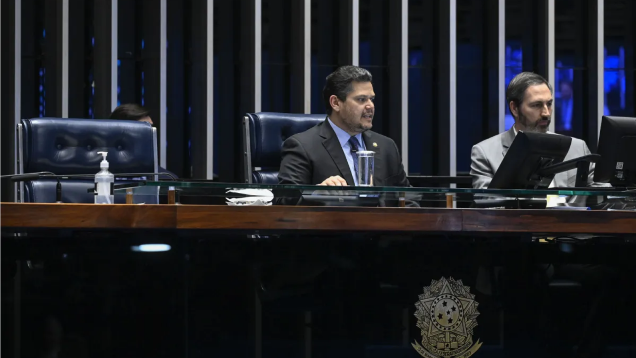 pec-6x1-carlos-moura-agencia-senado006485190202606281448.png