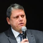 Tarcísio confirma 8 mortes em ação da PM no Guarujá: 'Não houve excesso'