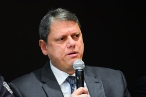 Tarcísio confirma 8 mortes em ação da PM no Guarujá: 'Não houve excesso'