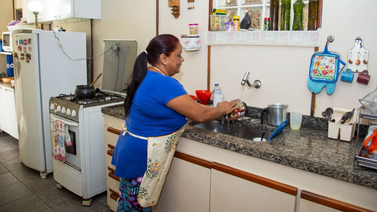 pnad-trabalhodomesticohome-licia006481380202606261300.jpg