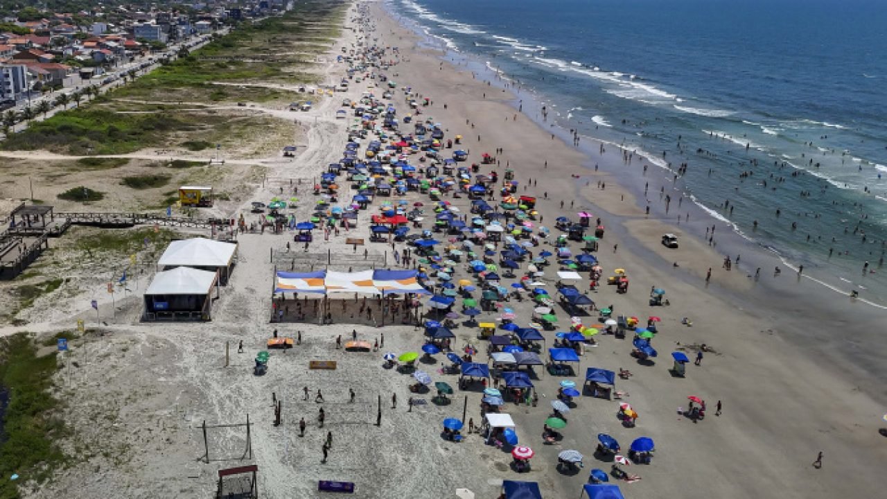 Orientações sobre águas-vivas nas praias paranaenses. — Foto: Governo do Paraná