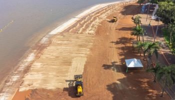 Praia de Santa Terezinha — Foto: H2FOZ