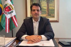 prefeito-de-curitiba-parabeniza-moro-pela-vitoria-006755190202610050024.jpg