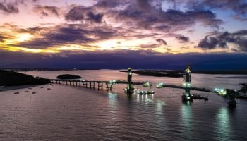 Queima de fogos em Guaratuba — Foto: Foto: Jonathan Campos/AEN