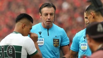 raphael-claus-atletiba-sumula-arremesso-objetos