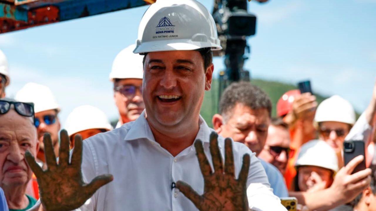 ratinho-junior-beijo-ponte-de-guaratuba