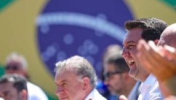 Foto: Ratinho Junior deve renunciar ao cargo de governador até 4 de abril se qui