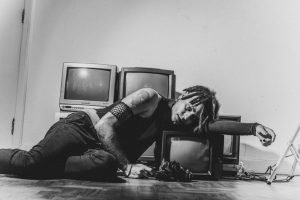 EGITOROCK, nome artístico de Mariô Onofre, lançou a música Exu É Meu Amig — Foto