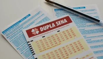 Os sorteios da Dupla Sena acontecem três vezes por semana — Foto: Os sorteios da