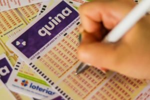 A aposta mínima, com cinco dezenas, custa R$ 3. — Foto: A aposta mínima, com cin