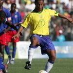 Ronaldinho Gaúcho fez hat trick no "Jogo da Paz" — Foto: Ronaldinho Gaúcho fez h