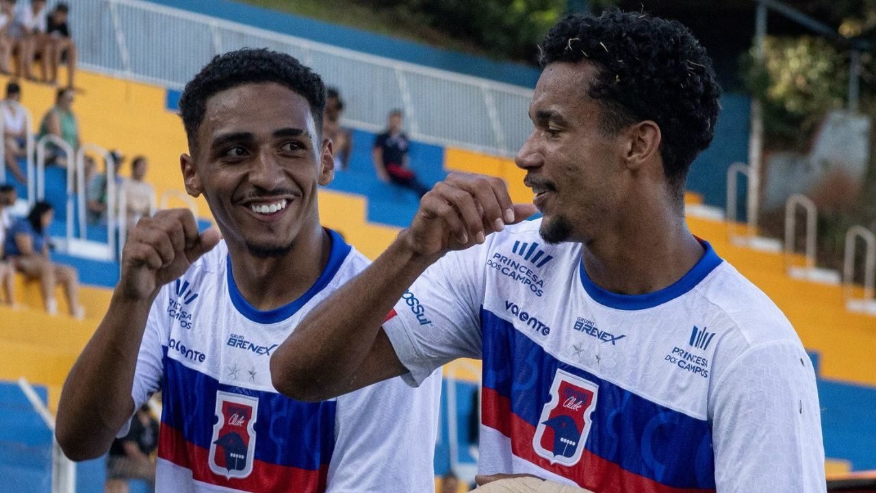 ruan-parana-clube-comemoracao-segundona