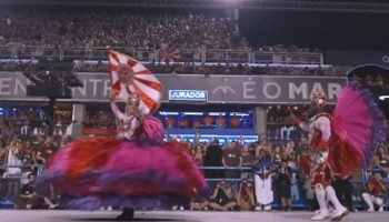 Foto: 1 de 1 Salgueiro no desfile do Carnaval 2026 na Sapucaí - Foto: Reprodução