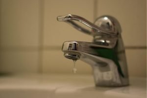 Foto: Diversos bairros de Campo Largo podem ficar sem água. (Reprodução/Pixabay)