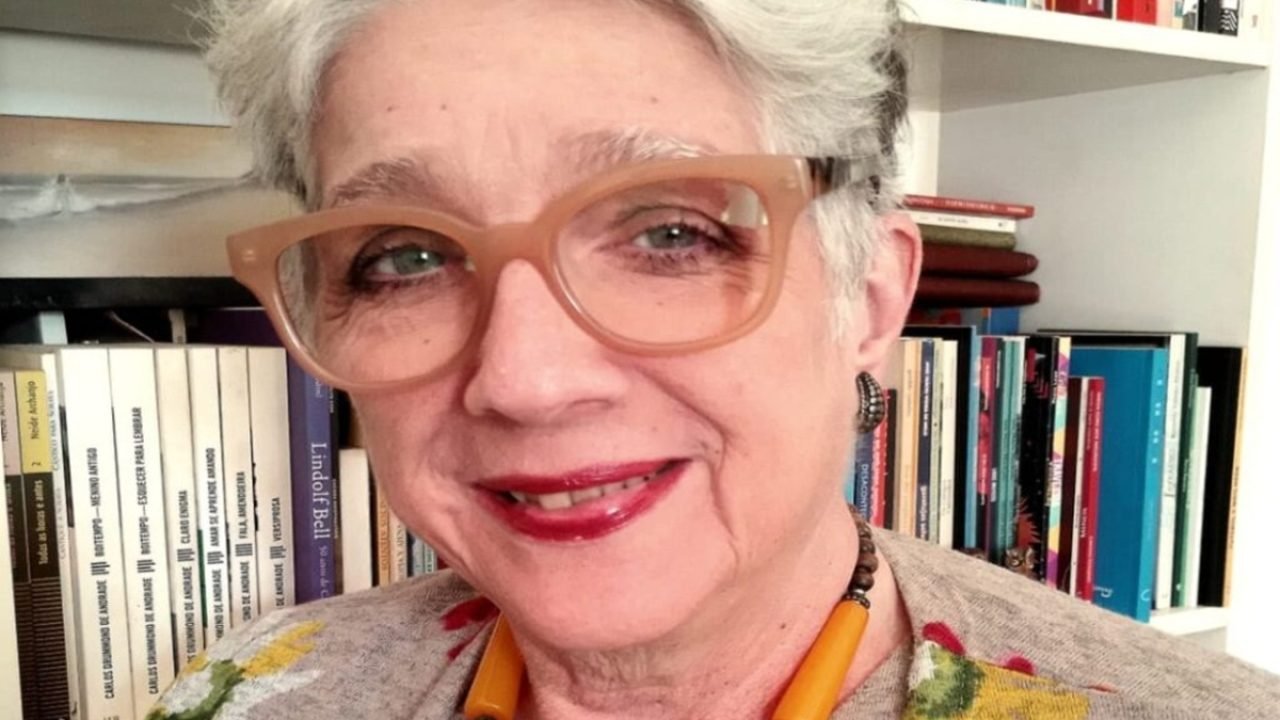 Foto: 1 de 1 Thereza Christina Rocque em selfie colorida - Metrópoles - Foto: Re