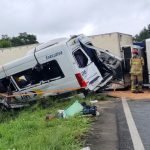 Seis passageiros da van, que transportava fiéis que participaram de um culto em