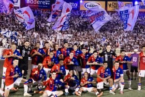 torcida-parana-clube-lota-vila-capanema-estreia-segunda-divisao