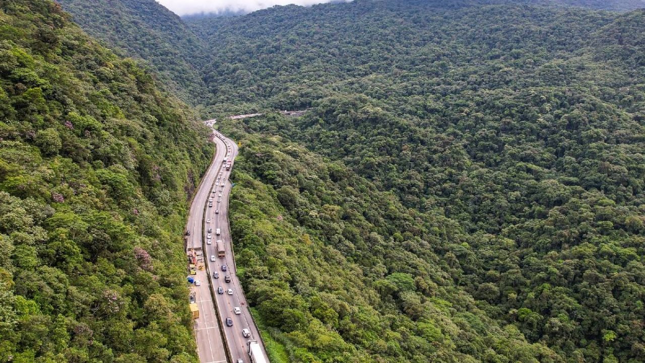 Trânsito na BR-277 sentido Litoral — Foto: Foto: Rodrigo Félix Leal/SEIL