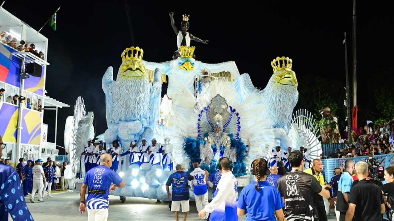 Portela vive drama após problema em carro alegórico — Foto: 1 de 1 Portela vive