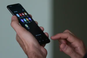 Acessos rápidos e redes falsas tornam o carnaval um período crítico para golpes