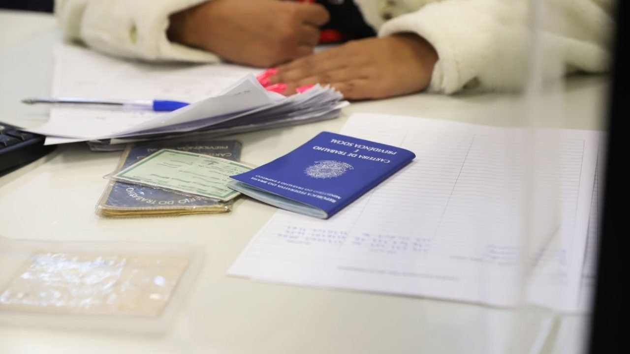 ... — Foto: As vagas abrangem quase todos os setores do mercado de trabalho. (Fo
