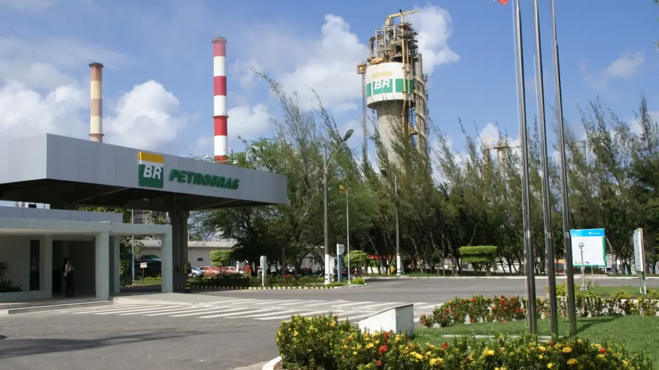 Foto: A Petrobras lançou na segunda-feira (11) o Programa de Estágio de Estudant