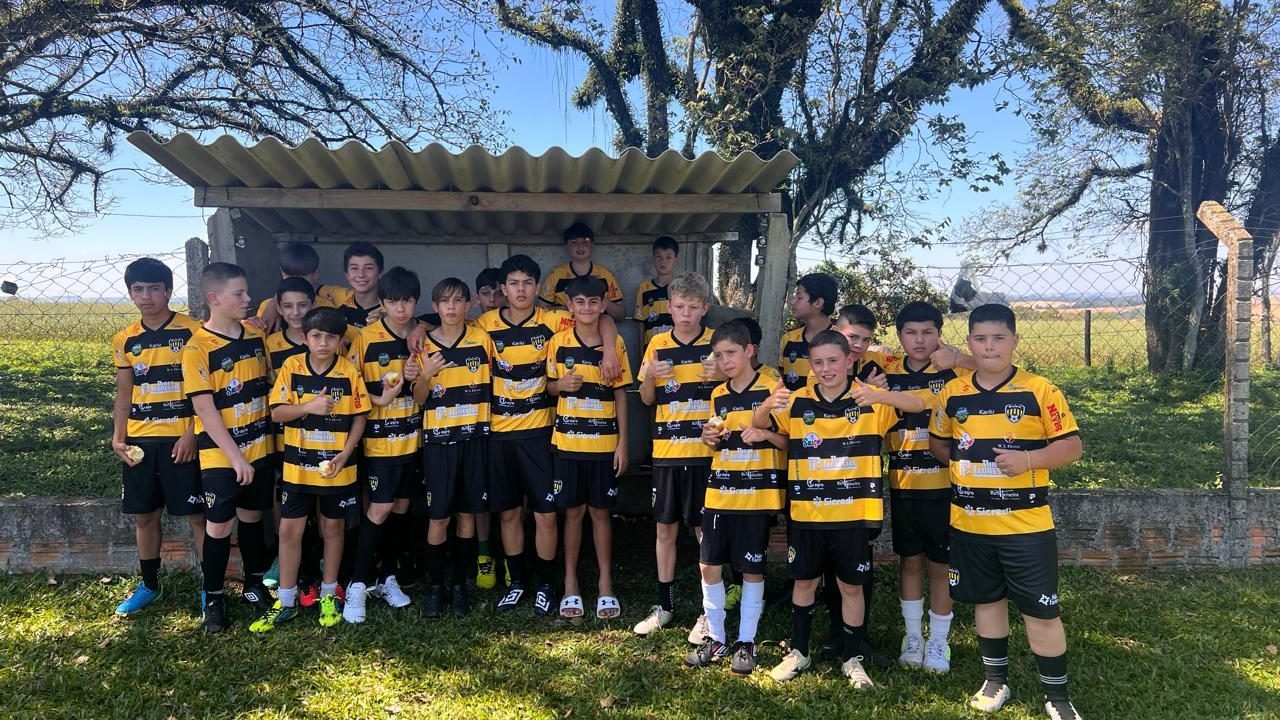 valinhos-inaugura-escola-de-futebol-e-fortalece-pr006741690202609281426.jpg