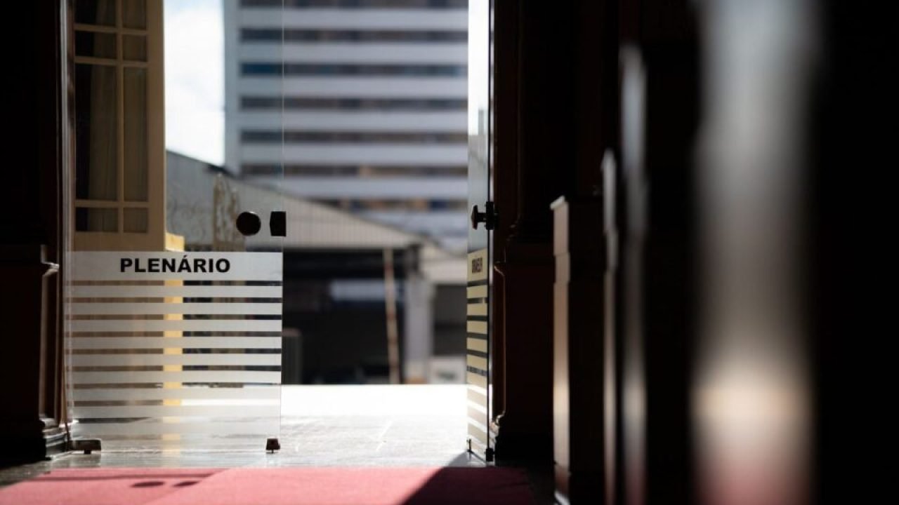 vereadores-curitiba-deputados-1-960x592-1