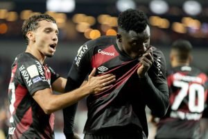 viveros-heroi-noite-epica-athletico