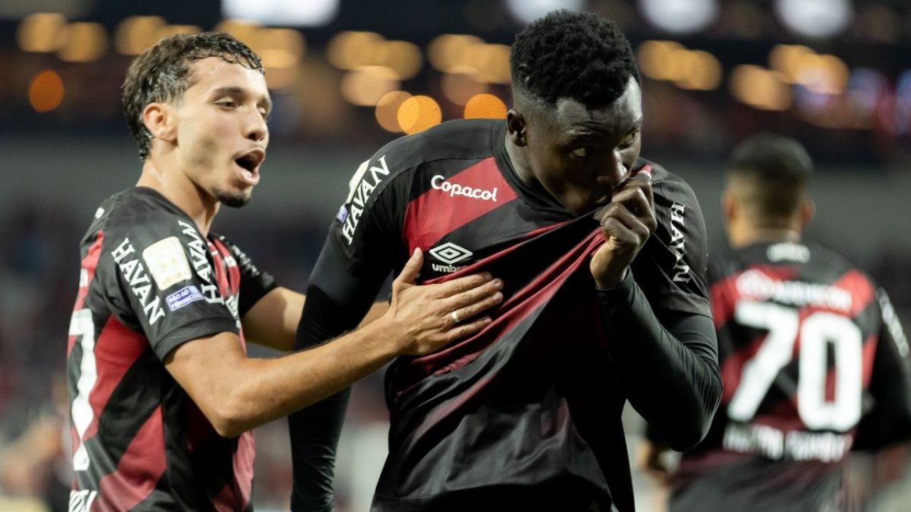 viveros-heroi-noite-epica-athletico