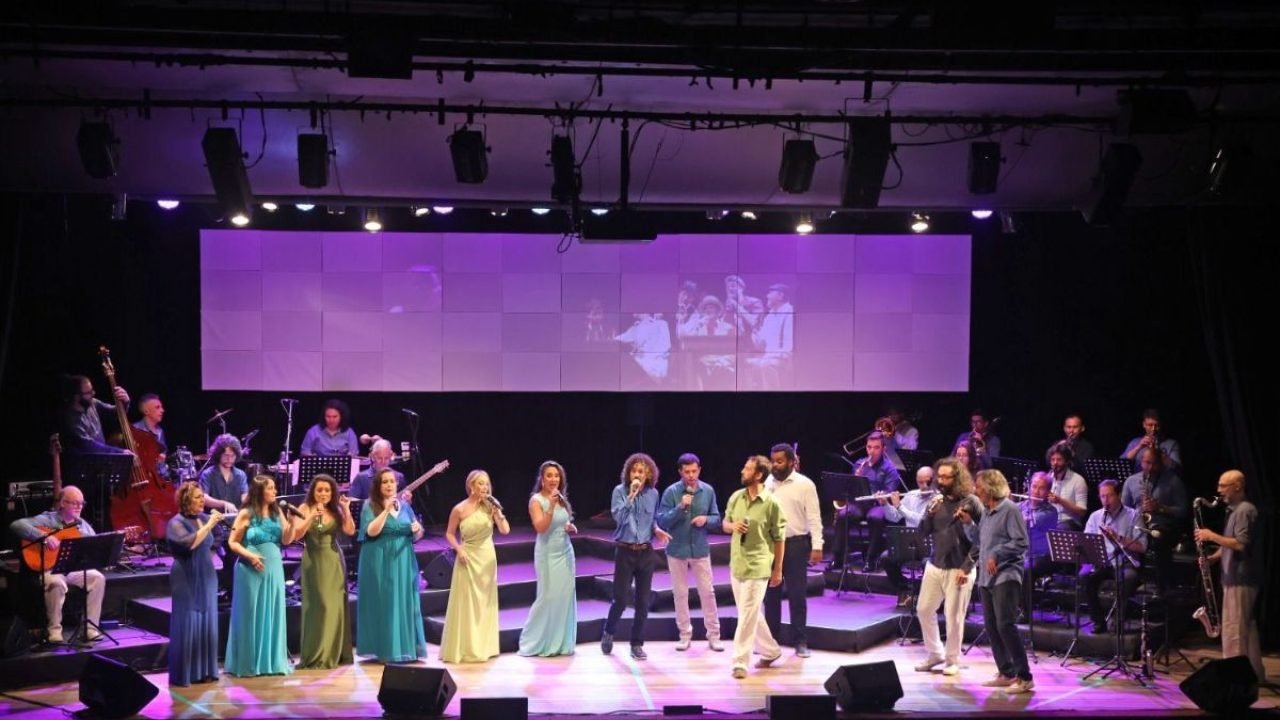 Vocal Brasileirão comemora 30 anos com MPB4 em Curitiba — Foto: Divulgação