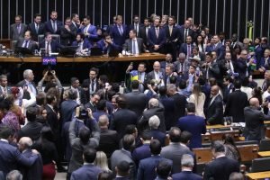 votacao-camara-dos-deputados-pec-blindagem