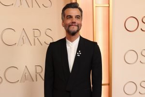 Wagner Moura de Zegna - Foto: Arturo Holmes/Getty Images
