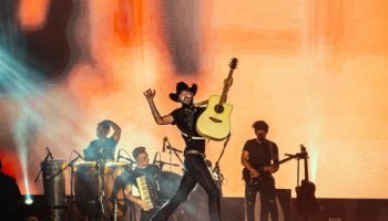 Luan Pereira e CountryBeat se apresentam em Pontal do Paraná — Foto: Governo do