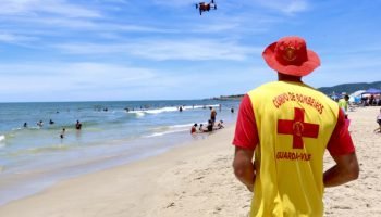 Bombeiros reforçam prevenção no Litoral — Foto: Governo do Paraná