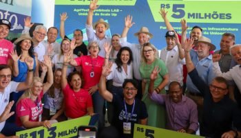 Governador em exercício Darci Piana durante o anúncio de investimentos na Unioes