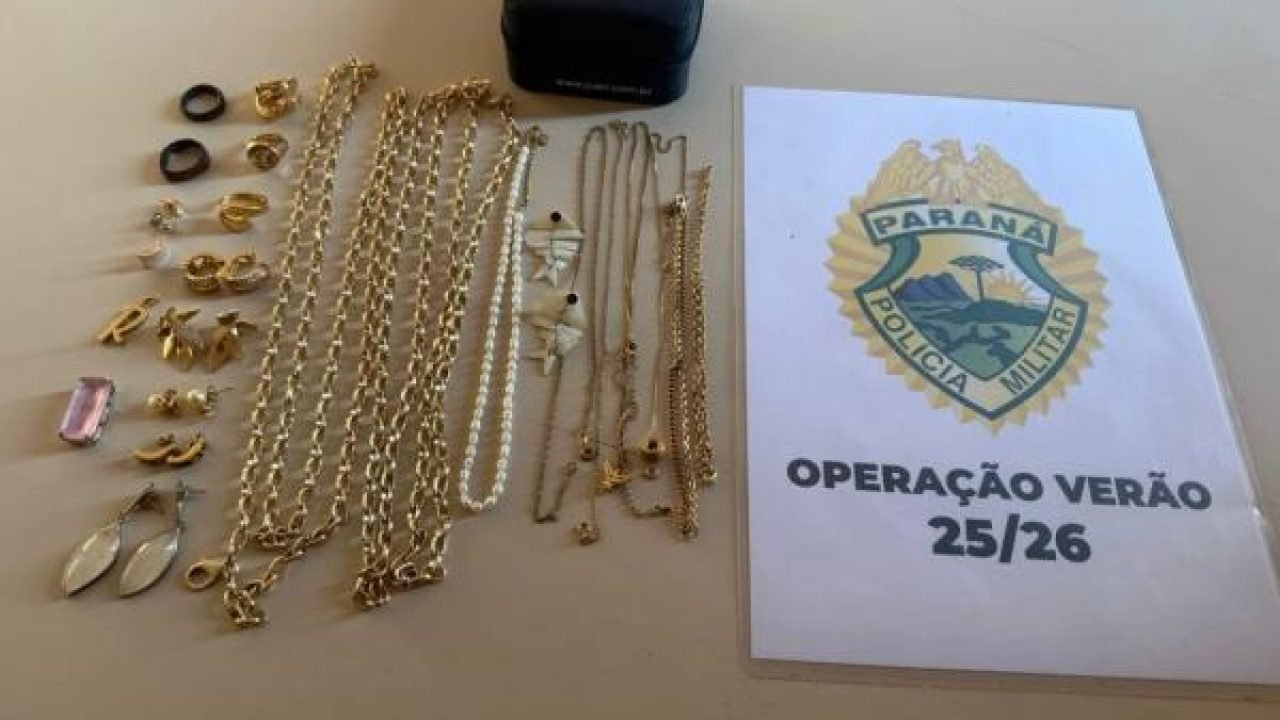 Caixa com joias recuperadas durante operação da PMPR em Pontal do Paraná — Foto: