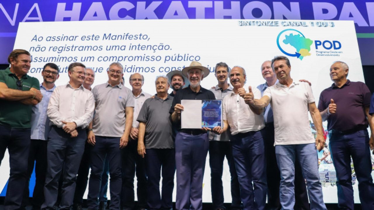 Governador assina manifesto para desenvolvimento do Oeste durante o Show Rural C