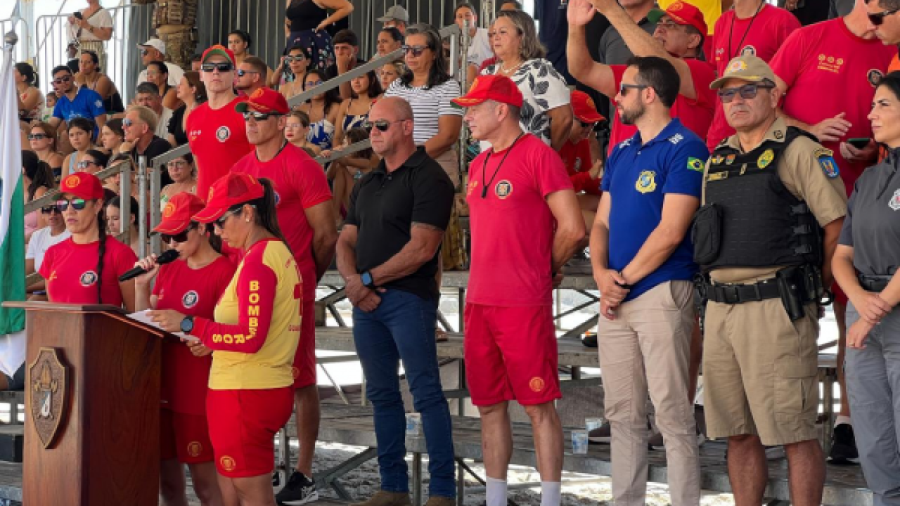 Formatura de novos guarda-vidas do CBMPR. — Foto: Governo do Paraná