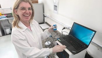 Lacen-PR amplia testagem de tuberculose com novos equipamentos. — Foto: Governo