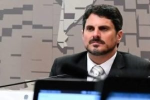 x83004117_senador-marcos-do-val.-foto-agencia-senado.jpg.pagespeed.ic_.ntxov8u5aw-300x179-1