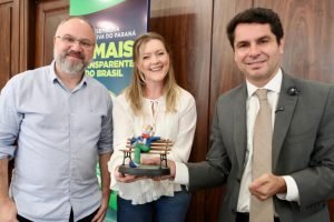 Foto: Alexandre Curi recebeu os familiares do ilustrador Nilson Müller — Nilson